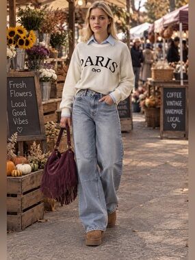 🆕CHIC Gray and White Paris Sweater M